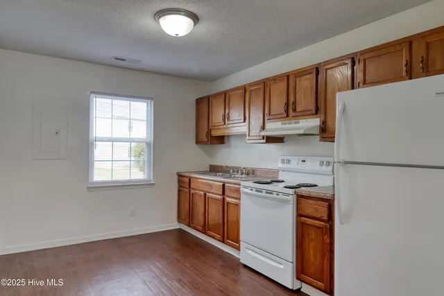 $950 | 2318 Indian Drive, Unit B2, Jacksonville, NC 28546