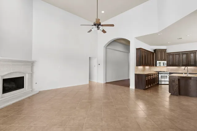 $3,200 | 2602 White Falls Drive, Pearland, TX 77584