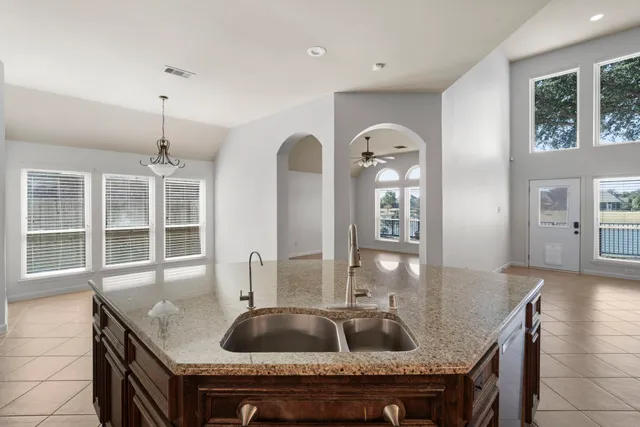 $3,200 | 2602 White Falls Drive, Pearland, TX 77584