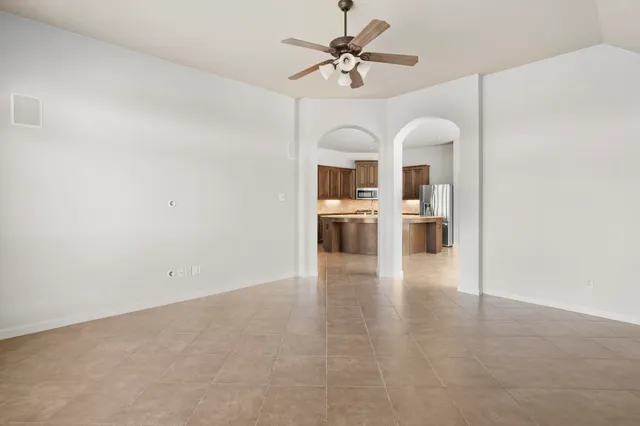 $3,200 | 2602 White Falls Drive, Pearland, TX 77584