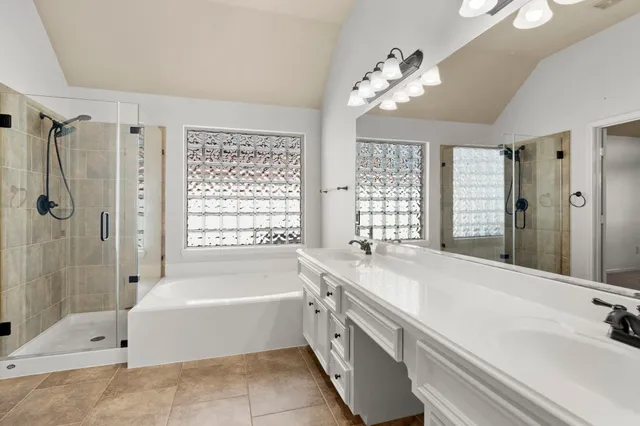 $3,200 | 2602 White Falls Drive, Pearland, TX 77584