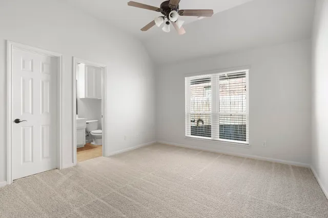 $3,200 | 2602 White Falls Drive, Pearland, TX 77584