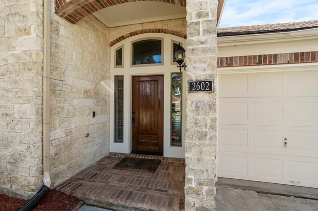 $3,200 | 2602 White Falls Drive, Pearland, TX 77584
