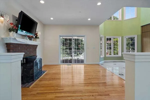 $775,000 | 89 Boulder Hill Drive, Holden, MA 01522