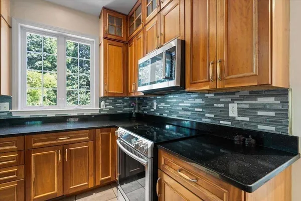 $775,000 | 89 Boulder Hill Drive, Holden, MA 01522