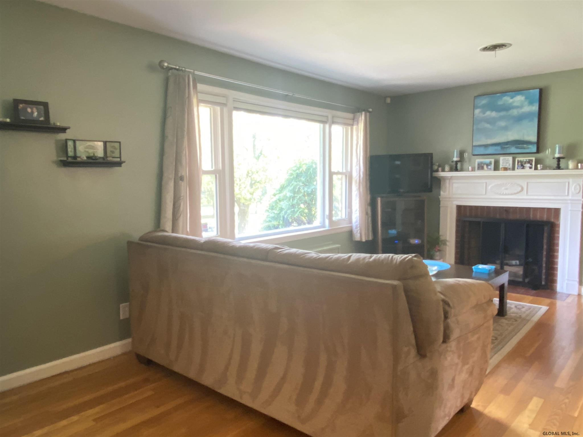 248 Hackett Boulevard Albany, NY 12209 - Photo 5 of 29 Photo 5