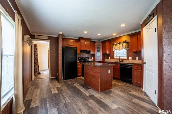 $175,000 | 1311 North Van Buren Street, Marion, IL 62959