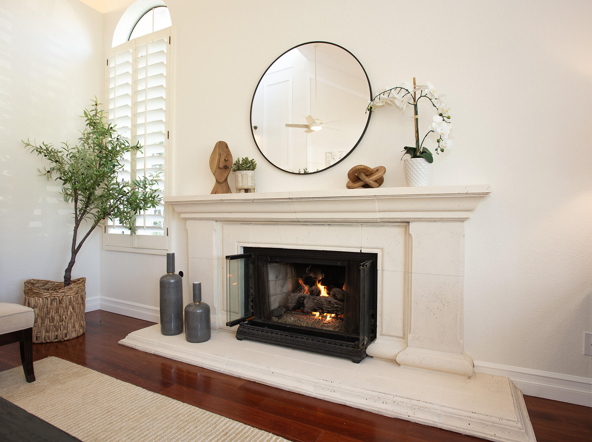 7125 Georgetown Road Goleta, CA 93117 - Photo 3 of 24 7125 Georgetown LR fireplace7418