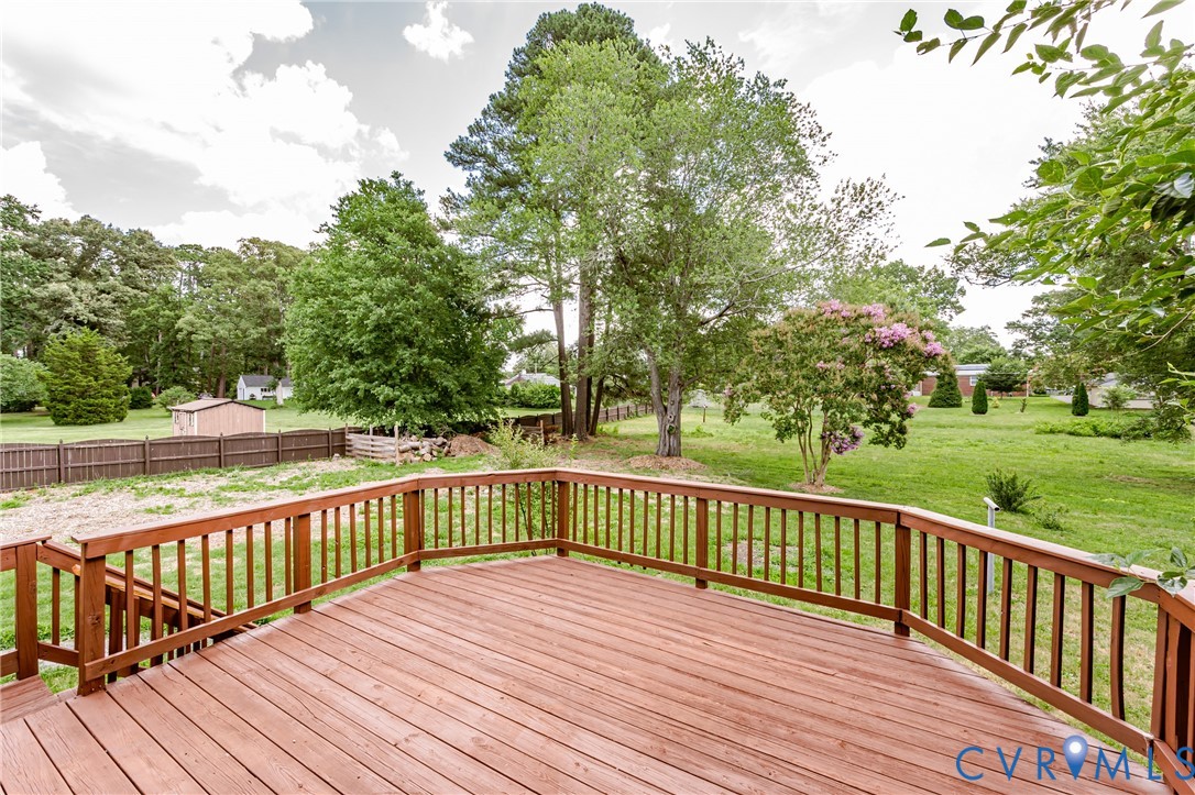2015 Fordson Road Richmond, VA 23229 - Photo 36 of 48 Expansive wood deck with rich stain and full raili