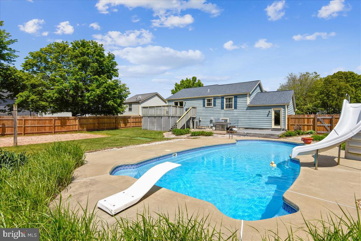 10335 Abbott Road Manassas, VA 20110 - Photo 31 of 41 Sparkling pool for summer fun