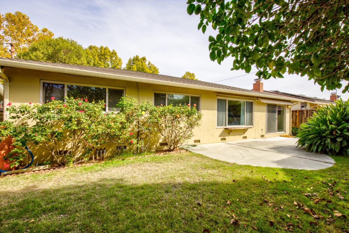 2843 Aragon Way San Jose, CA 95125 - Photo 25 of 26 a front view of house with yard and green space