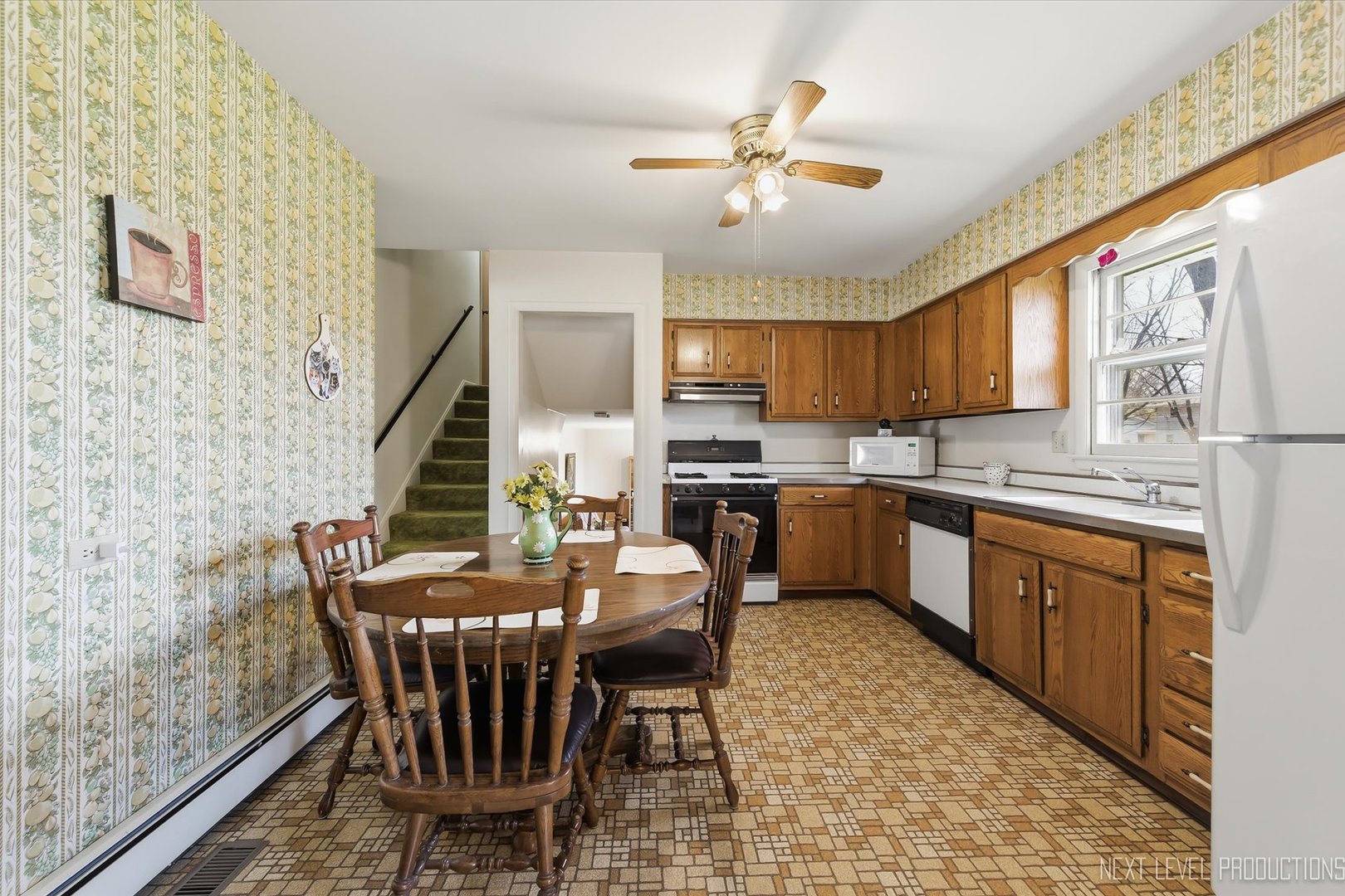 1575 Lin Lor Lane Elgin, IL 60123 - Photo 8 of 24