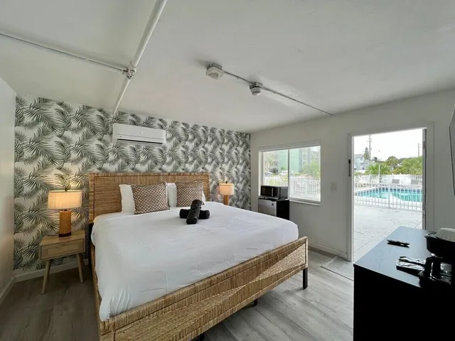 $5,799,000 | 1020 North Riverside Drive, Pompano Beach, FL 33062