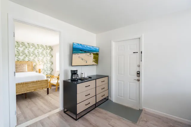 $5,799,000 | 1020 North Riverside Drive, Pompano Beach, FL 33062