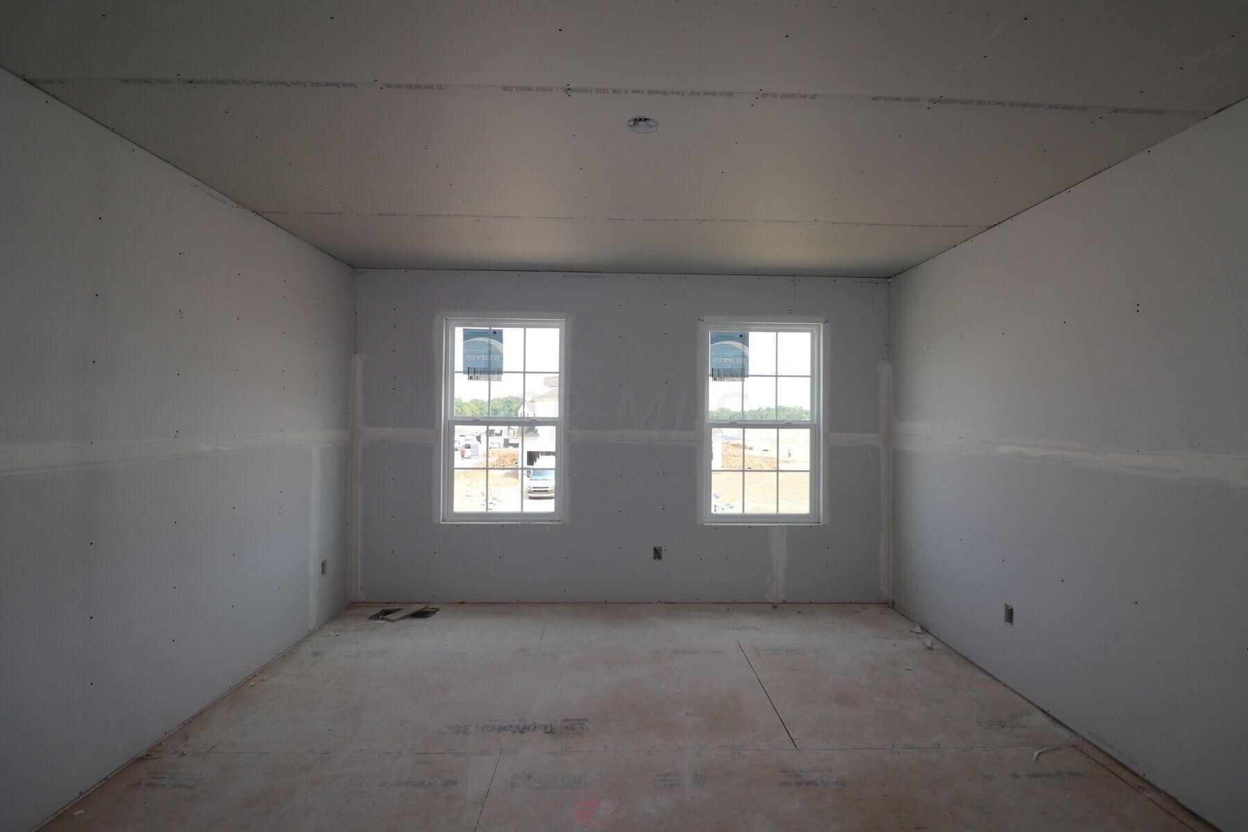 3296 Logsdon Loop Delaware, OH 43015 - Photo 8 of 17 Interior