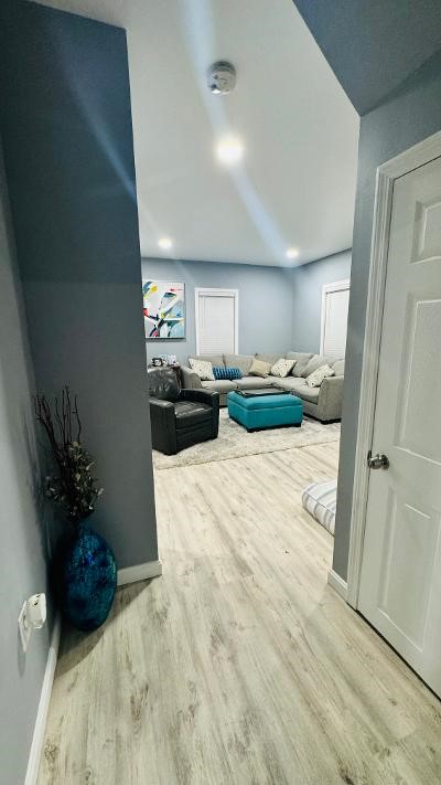 53 Royal Avenue Warwick, RI 02889 - Photo 3 of 17