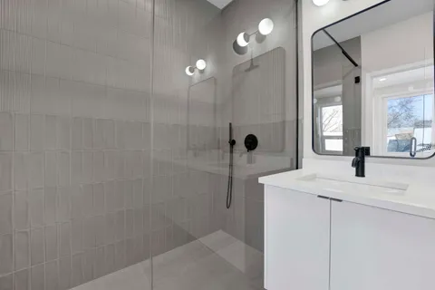 $599,000 | 944 Beloit Avenue, Unit 4, Forest Park, IL 60130