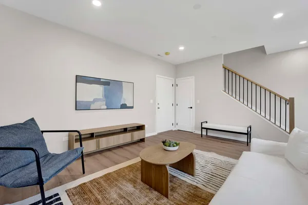 $599,000 | 944 Beloit Avenue, Unit 4, Forest Park, IL 60130