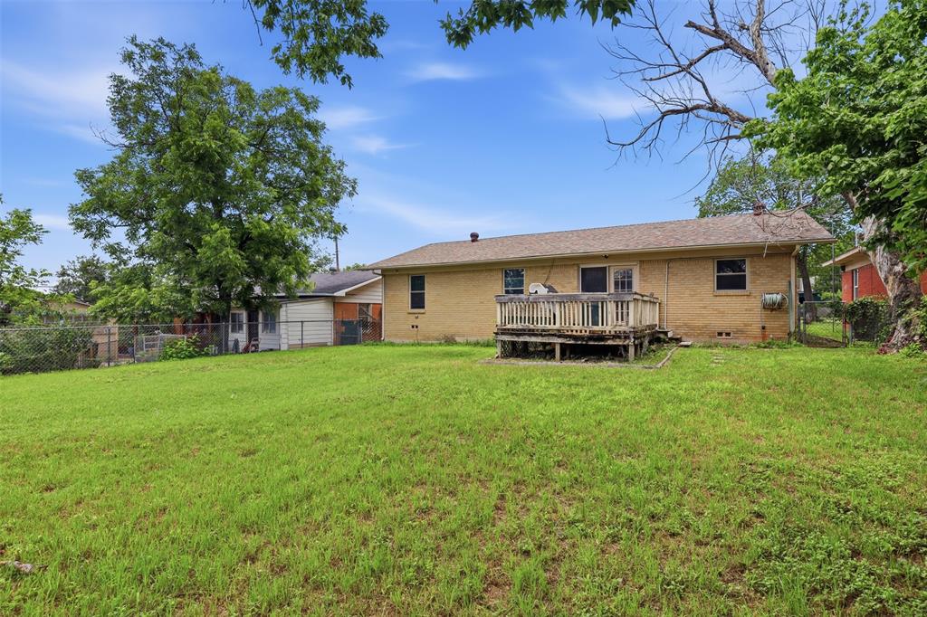 4304 Hodgkins Road Lake Worth, TX 76135 - Photo 29 of 33