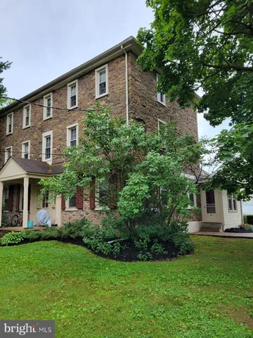 $1,075 | 1926 Hilltown Pike, Unit 4, Hilltown, PA 18927
