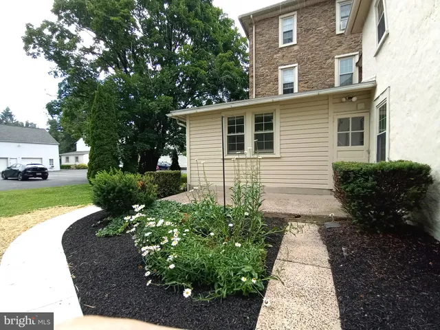 $1,075 | 1926 Hilltown Pike, Unit 4, Hilltown, PA 18927