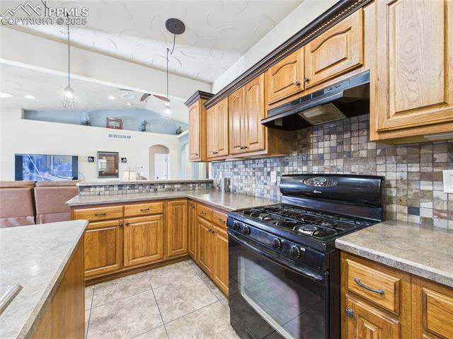 2084 Iris Road Pueblo, CO 81006 - Photo 11 of 40 Gallery Image 11