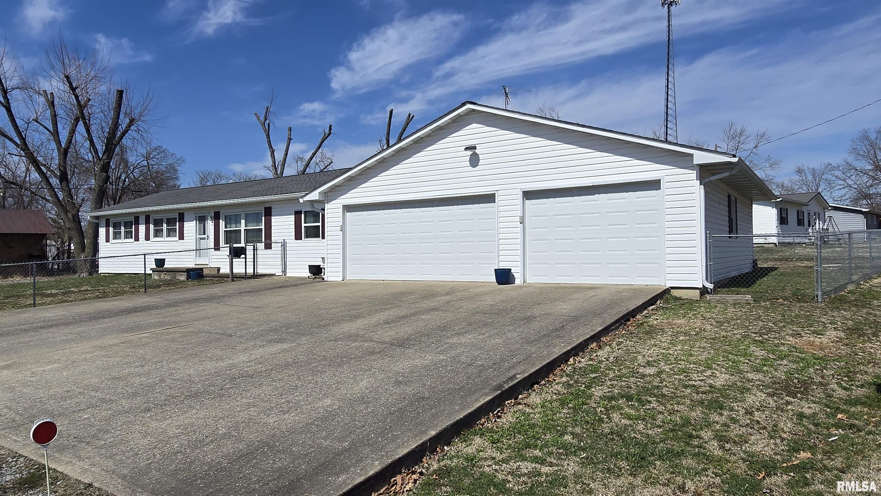 2424 Jones Street Eldorado, IL 62930 - Photo 5 of 21