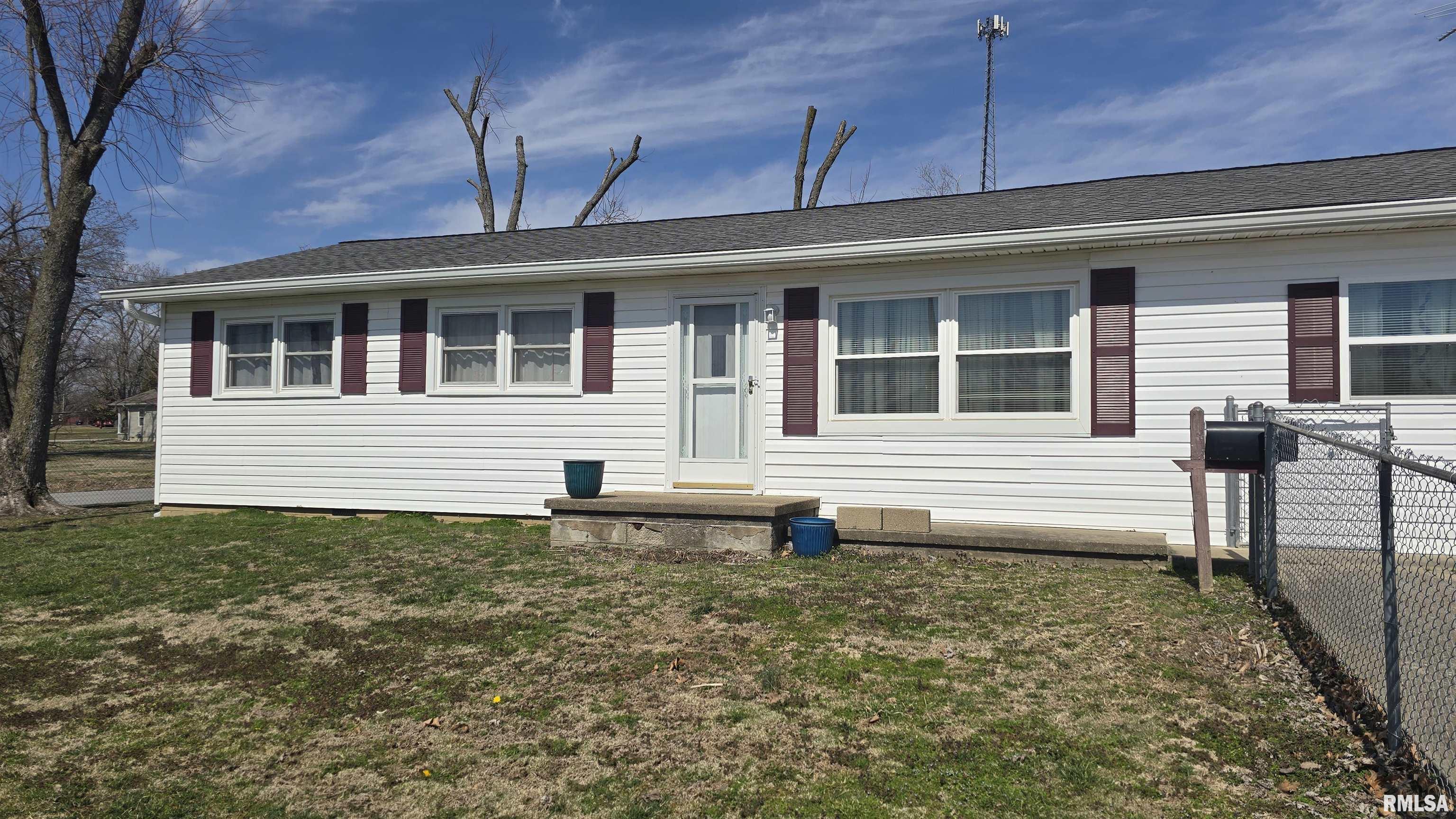 2424 Jones Street Eldorado, IL 62930 - Photo 6 of 21
