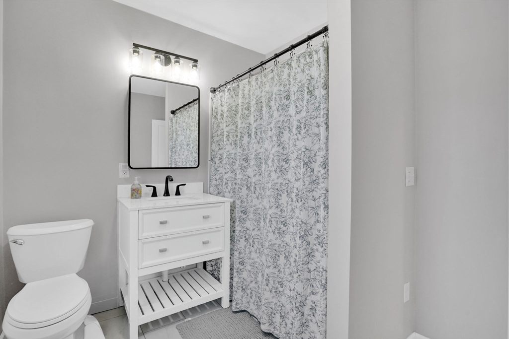 87 Hartford Terrace Springfield, MA 01118 - Photo 25 of 31