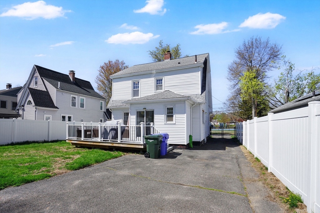 87 Hartford Terrace Springfield, MA 01118 - Photo 3 of 31