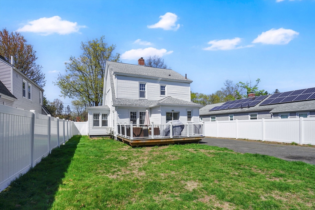 87 Hartford Terrace Springfield, MA 01118 - Photo 4 of 31