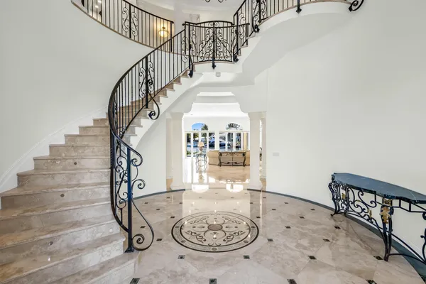 $6,795,000 | 3700 Northeast 28th Avenue, Lighthouse Point, FL 33064