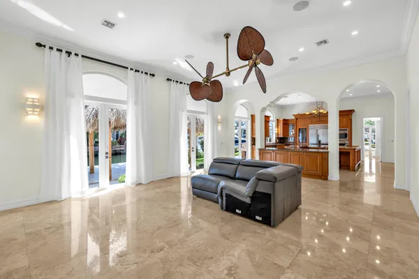 $6,795,000 | 3700 Northeast 28th Avenue, Lighthouse Point, FL 33064