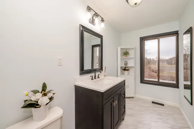 $375,000 | 145 Canterbury Lane, Londonderry, NH 03053