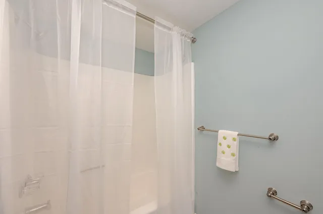 $375,000 | 145 Canterbury Lane, Londonderry, NH 03053