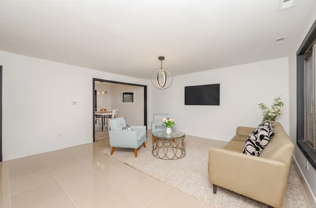 $375,000 | 145 Canterbury Lane, Londonderry, NH 03053