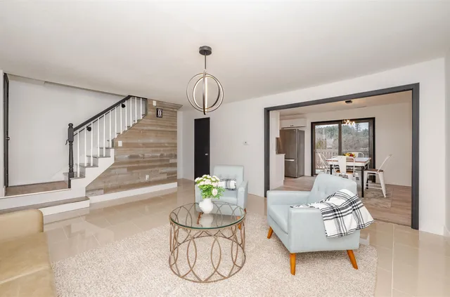 $375,000 | 145 Canterbury Lane, Londonderry, NH 03053