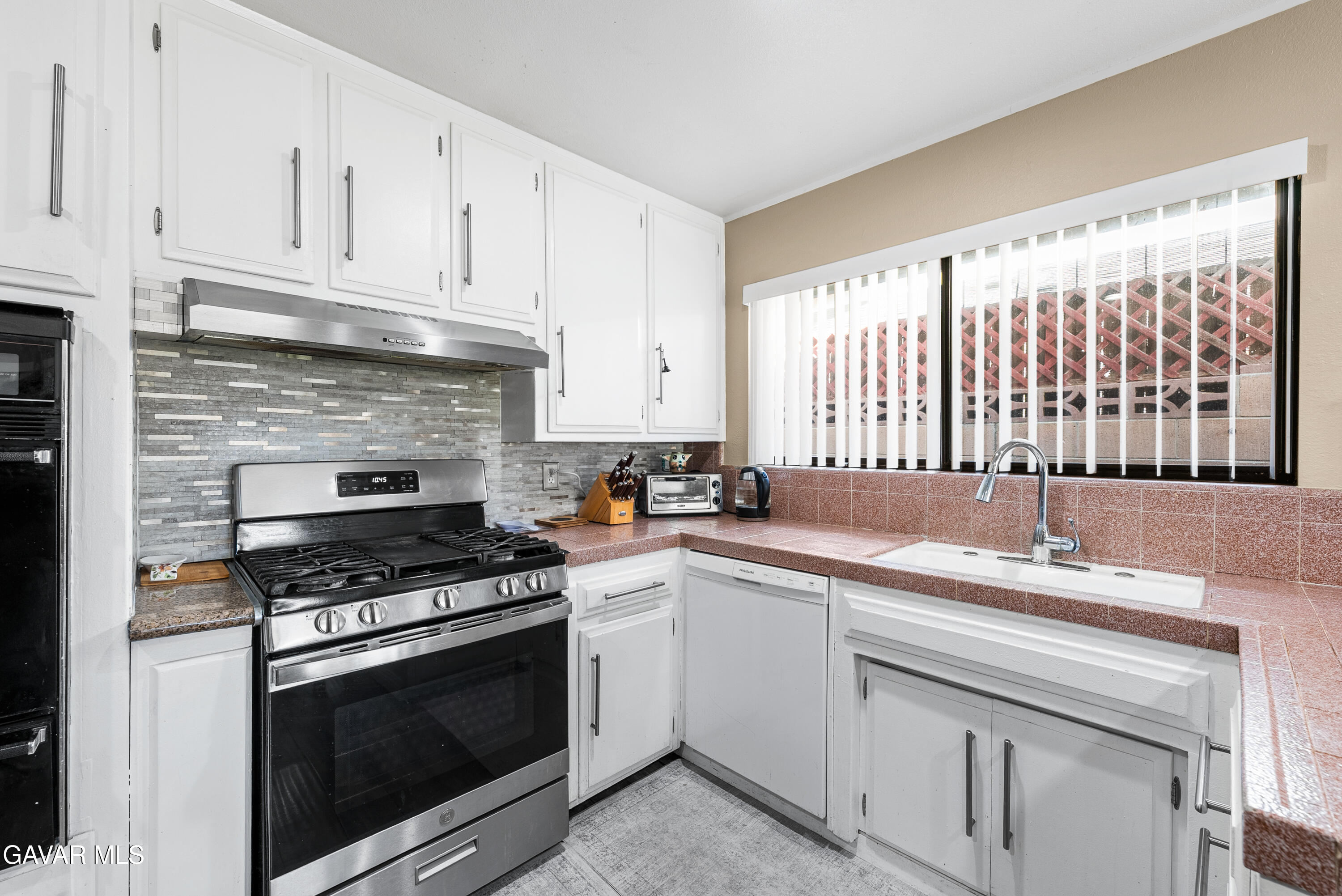 45228 Lorimer Avenue Lancaster, CA 93534 - Photo 16 of 33 Lorimer-17