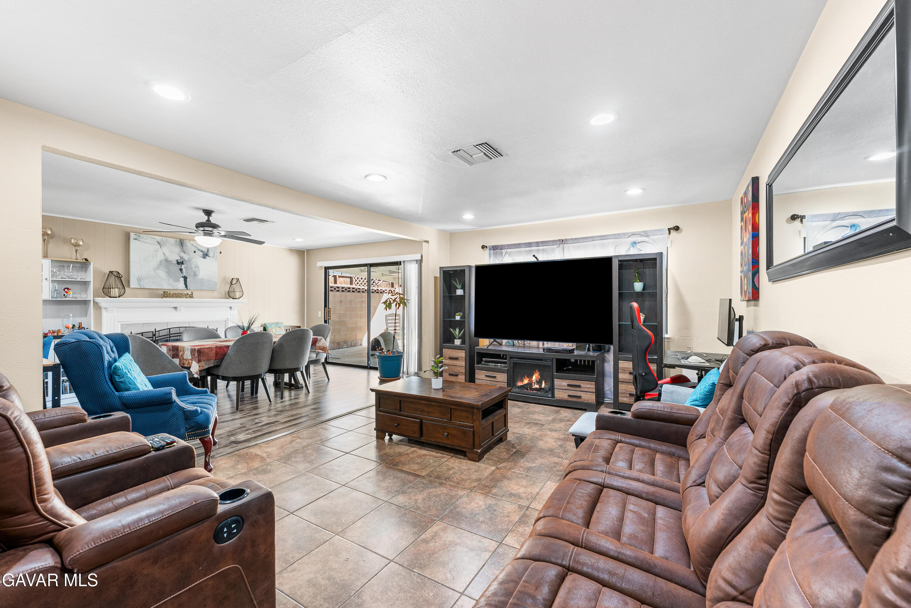 45228 Lorimer Avenue Lancaster, CA 93534 - Photo 5 of 33 Lorimer-7