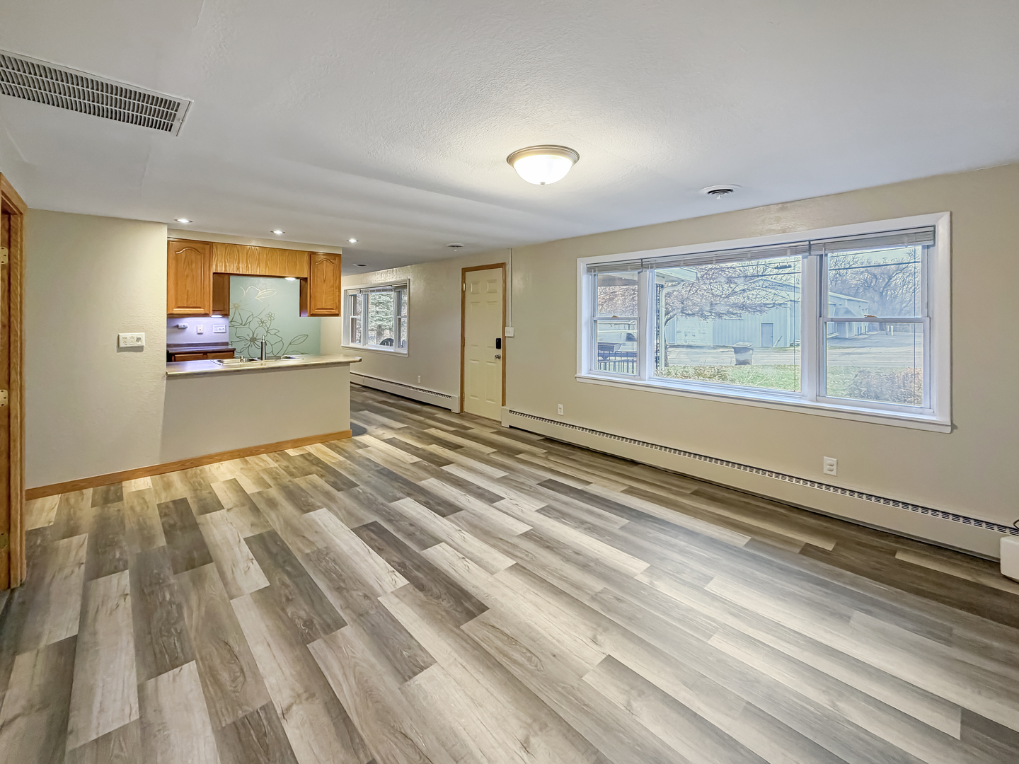 108 East South Street Freeport, IL 61032 - Photo 9 of 30