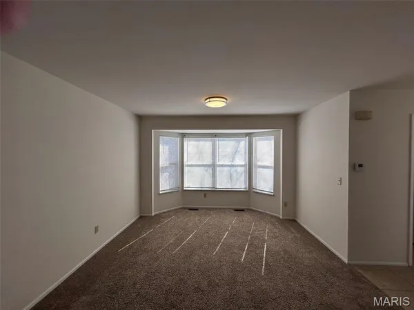 $2,300 | 524 Elm Crossing Court, Ballwin, MO 63021