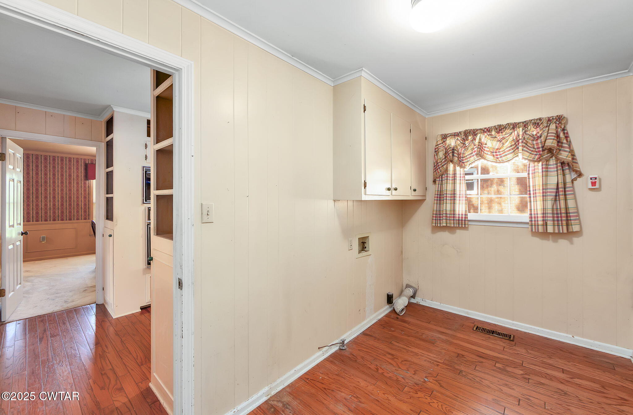 22 Bethany Drive Jackson, TN 38301 - Photo 26 of 32 a view of kitchen and wooden floor