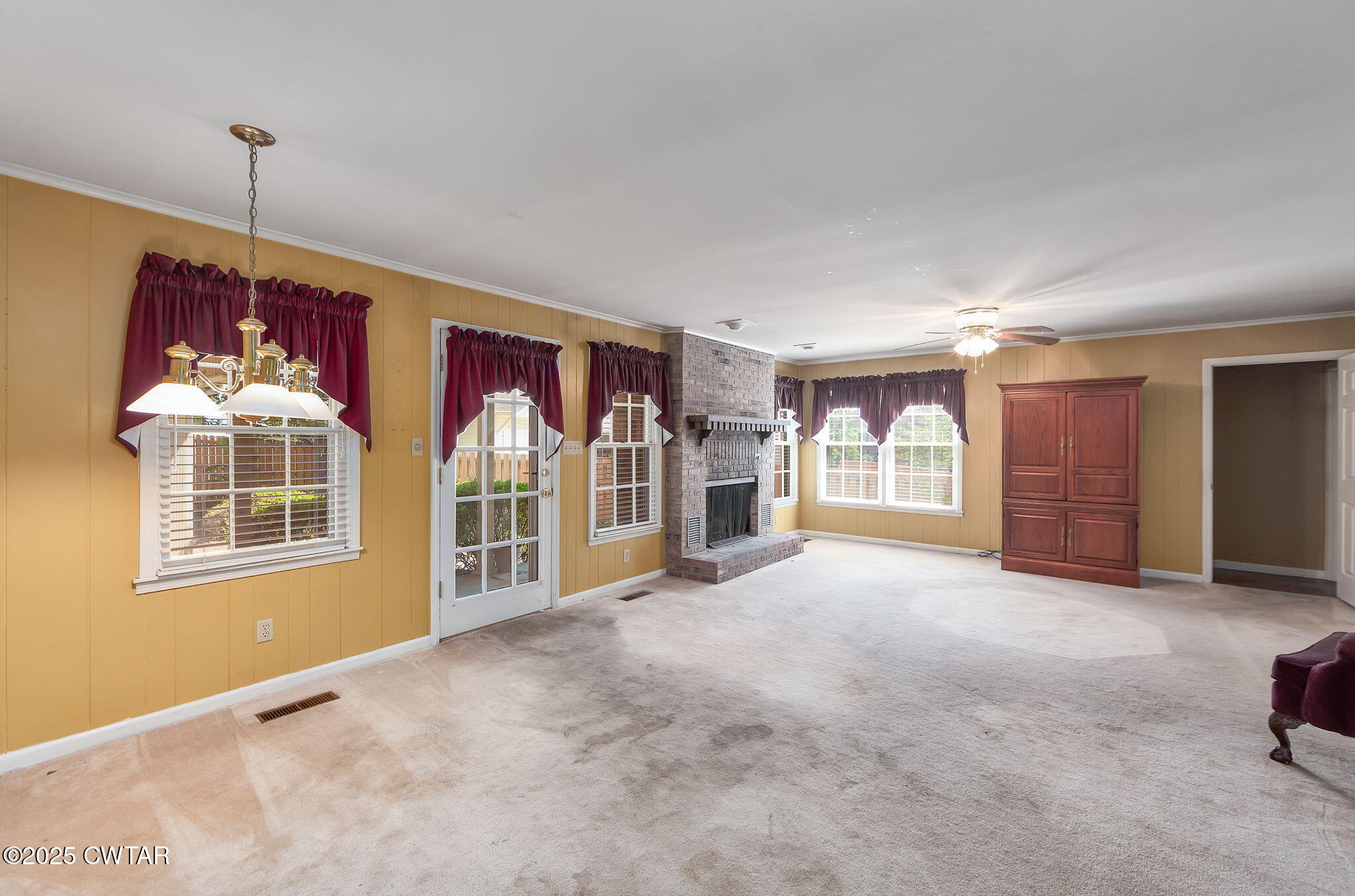 22 Bethany Drive Jackson, TN 38301 - Photo 9 of 32 a view of livingroom with window and hardwood floor