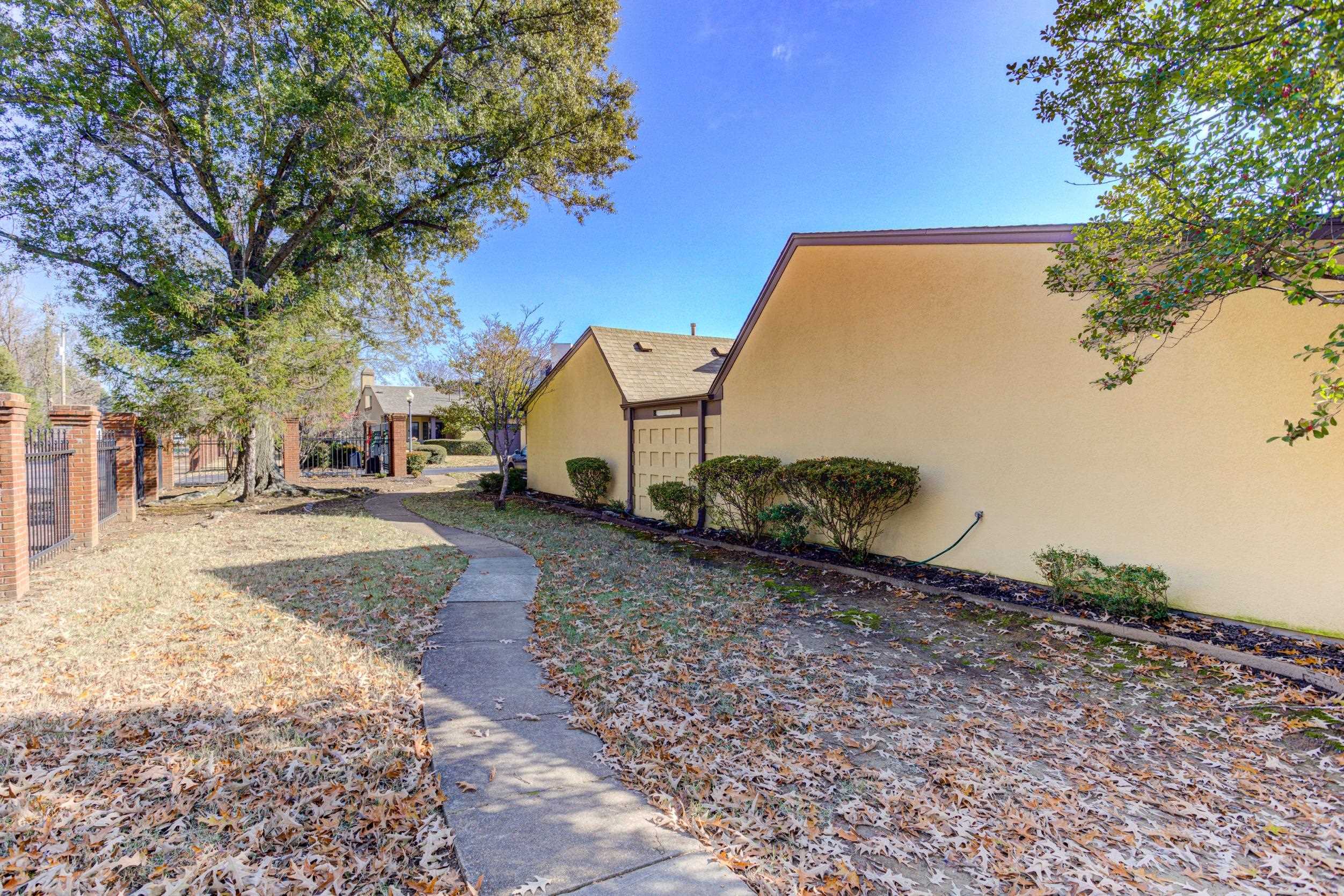 5013 Scheibler Road, Unit C1 Memphis, TN 38128 - Photo 21 of 36 a view of a outdoor space in front of a house