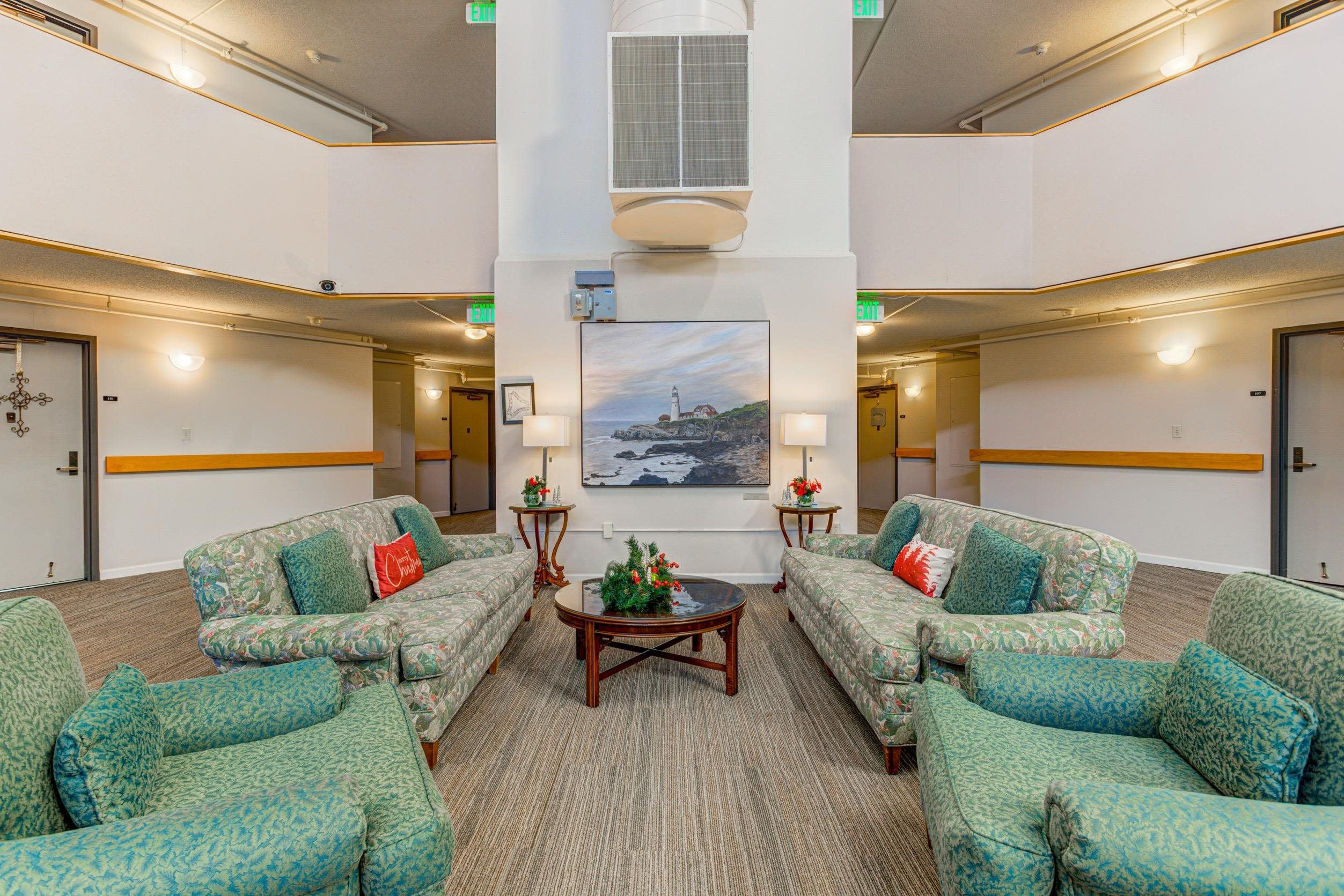 5013 Scheibler Road, Unit C1 Memphis, TN 38128 - Photo 30 of 36 a living room with furniture and a large window