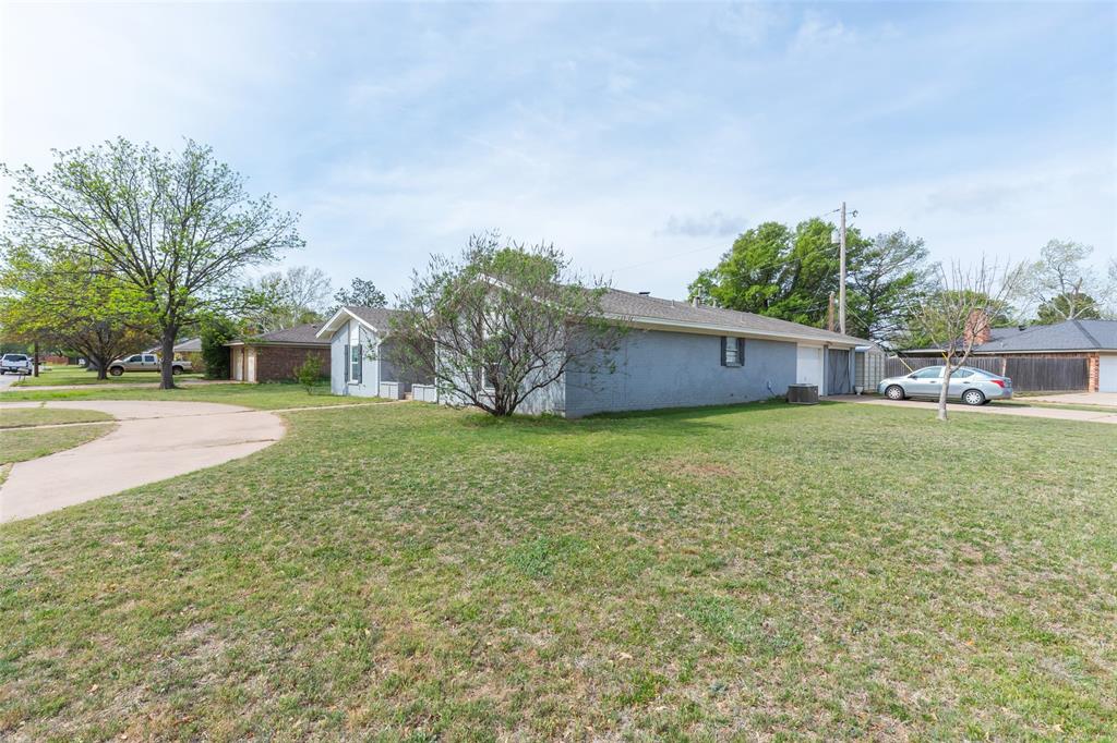 4326 Caprock Road Abilene, TX 79606 - Photo 5 of 33