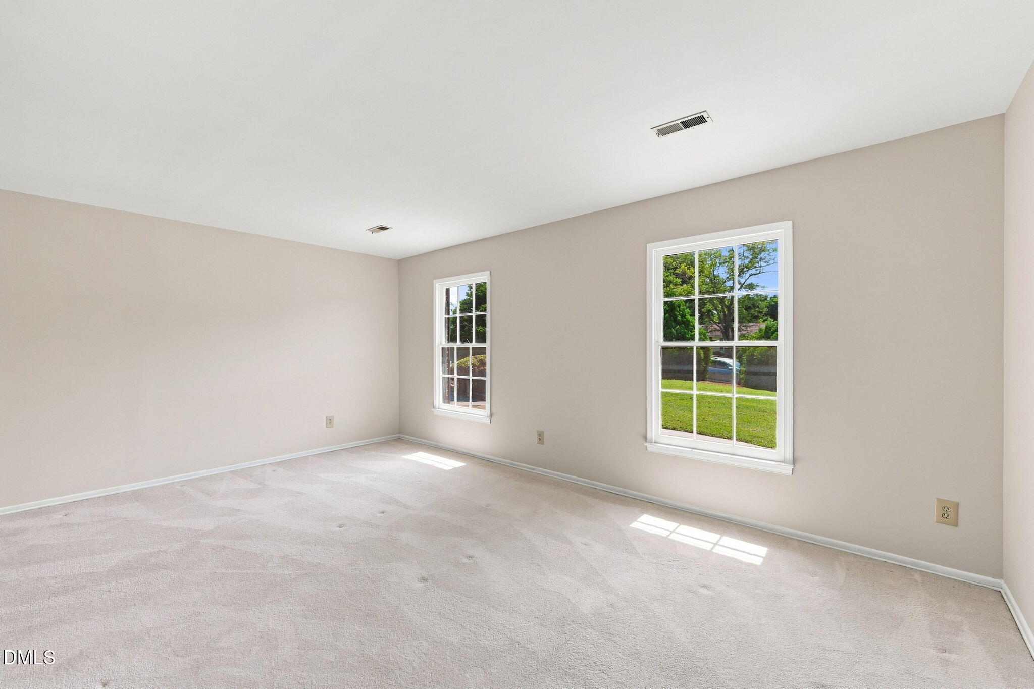 2371 Buckingham Road Burlington, NC 27217 - Photo 10 of 36 15-web-or-mls-IMG_4400