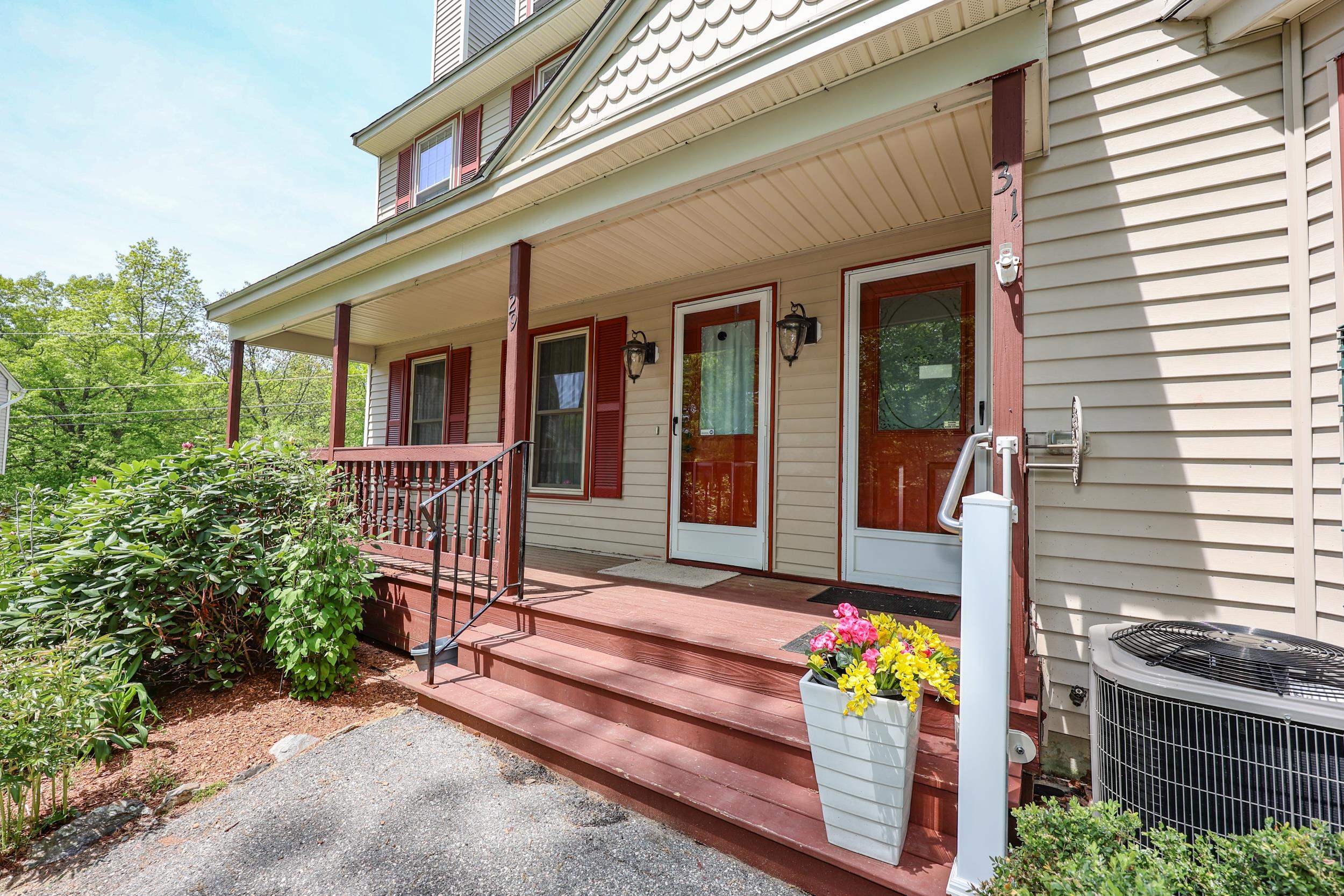 31 Stanstead Place Nashua, NH 03063 - Photo 3 of 42