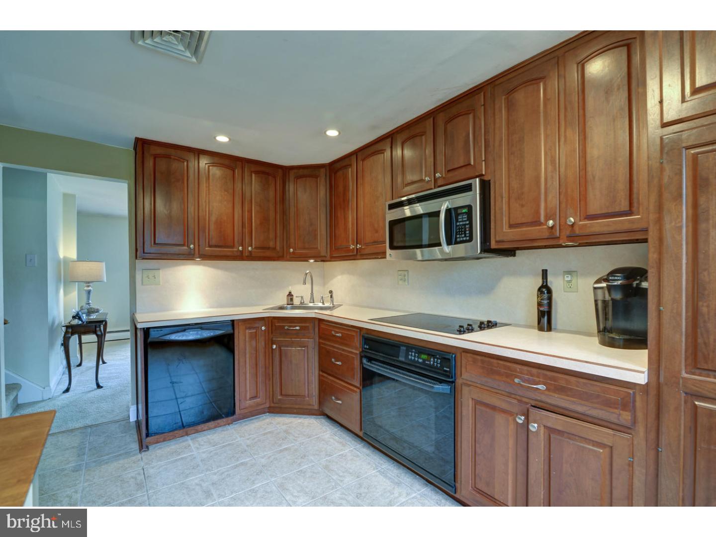 583 Jacksonville Road Warminster, PA 18974 - Photo 8 of 22