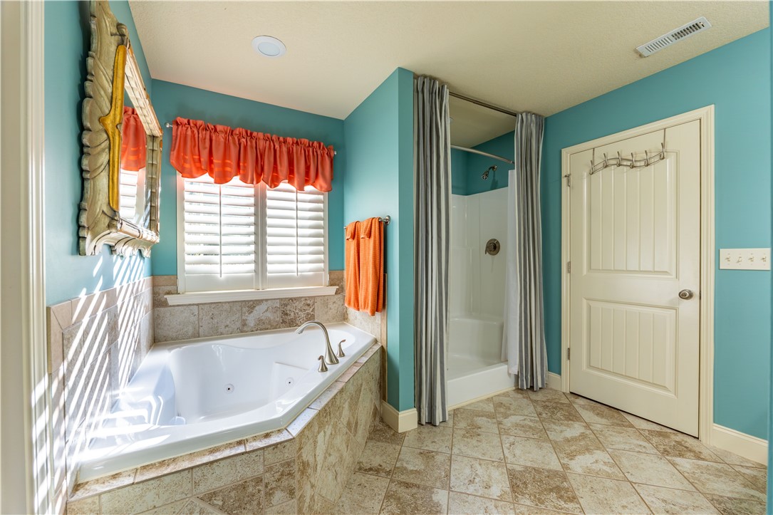 2444 Poole Road Greer, SC 29651 - Photo 14 of 37 Jetted Tub